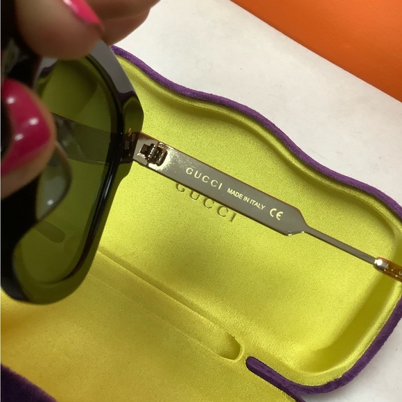Gucci Signature Web Sherry Line Shades - Picture 8 of 13